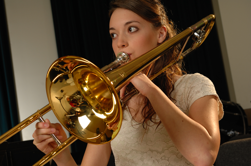 how do you play trombone?